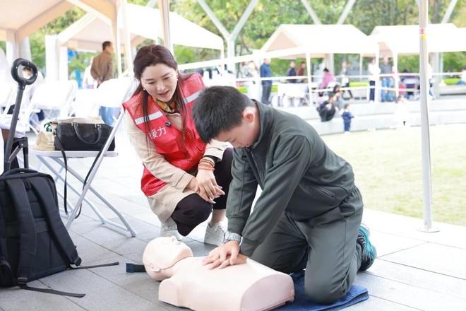 开元棋牌官网|“飞行棋”里种下爱国种子！这场嘉年华让尊军崇军